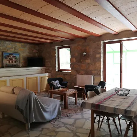 Domaine Des Goudis Tatil Evi *